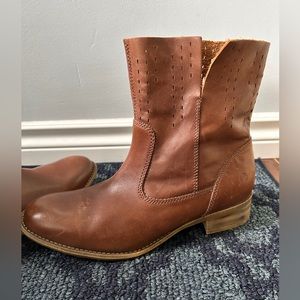 Blondo Brown Leather Boots - size 9